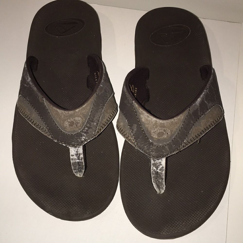 Bottle opener Nick Fanning Reef very worn brown flip flop sandals shoes 9 mens